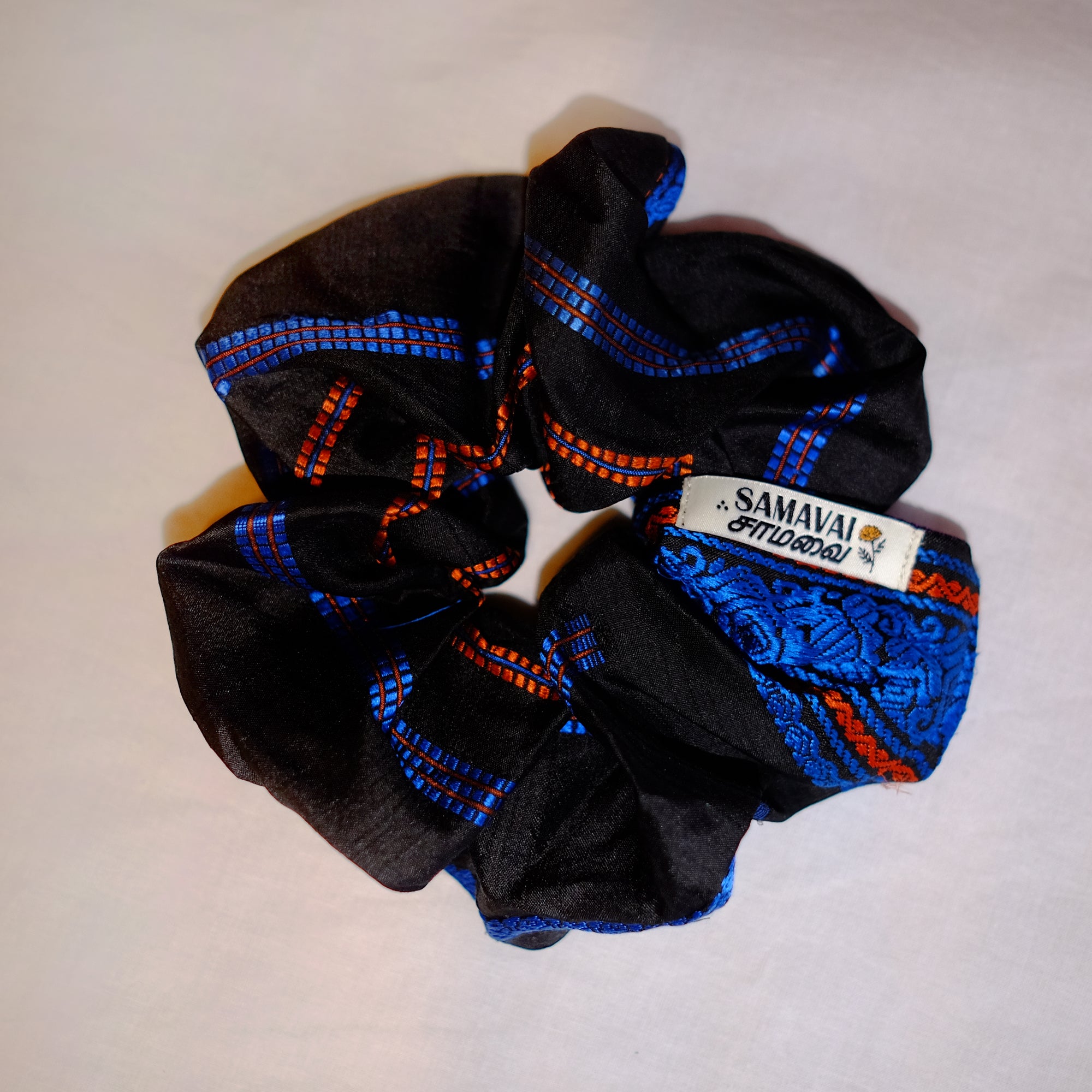 Saroja Scrunchie - Black Multicolor Silk